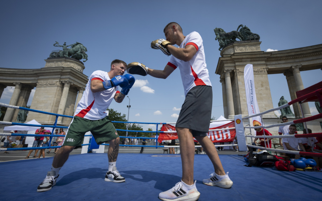 Katonasportolók és toborzópont a centenáriumi ökölvívó gálán
