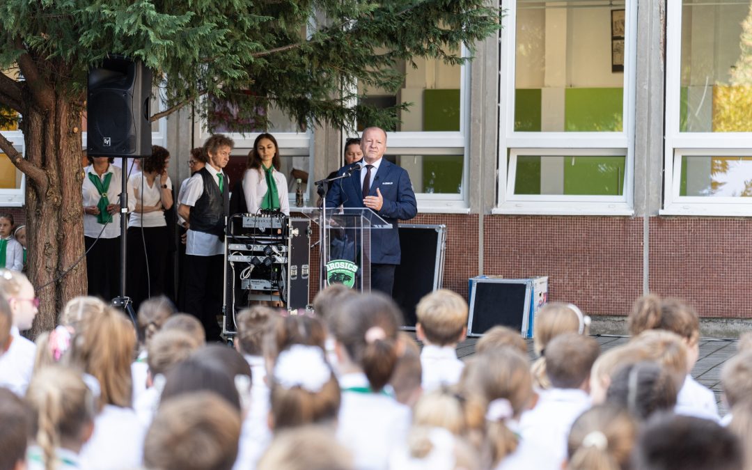 Tanévnyitó a Grosics Gyula Katolikus Sport Általános Iskolában