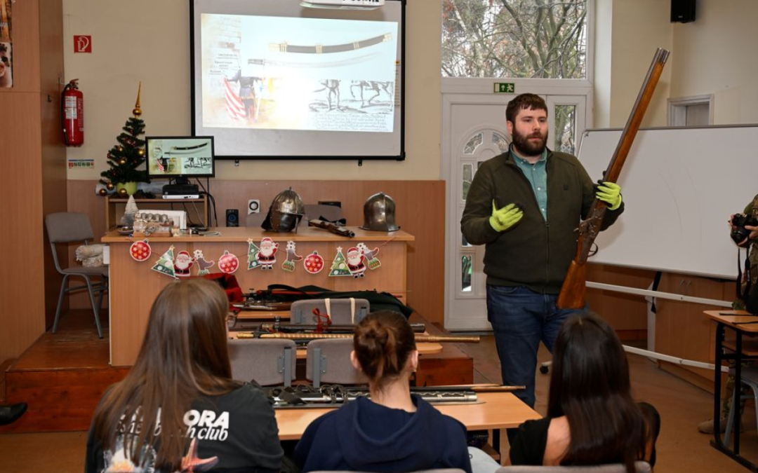 Testközelben a hadtörténelem