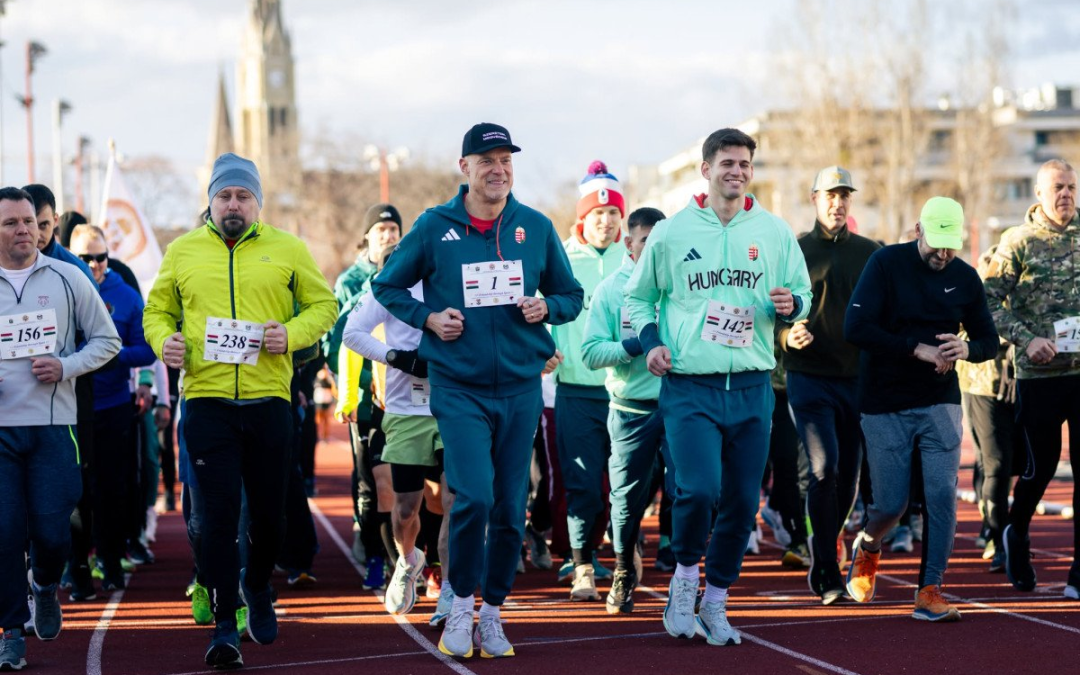 A békéért futott katonákkal közösen a honvédelmi miniszter
